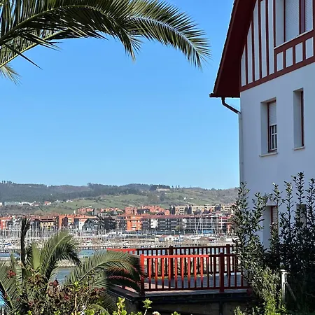 Con Jardin Y Parking En Santurce