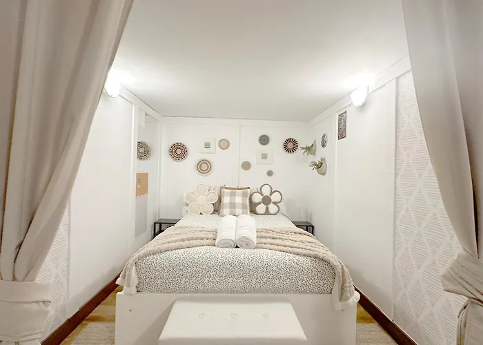 Con Jardin Y Parking En Santurce Apartment