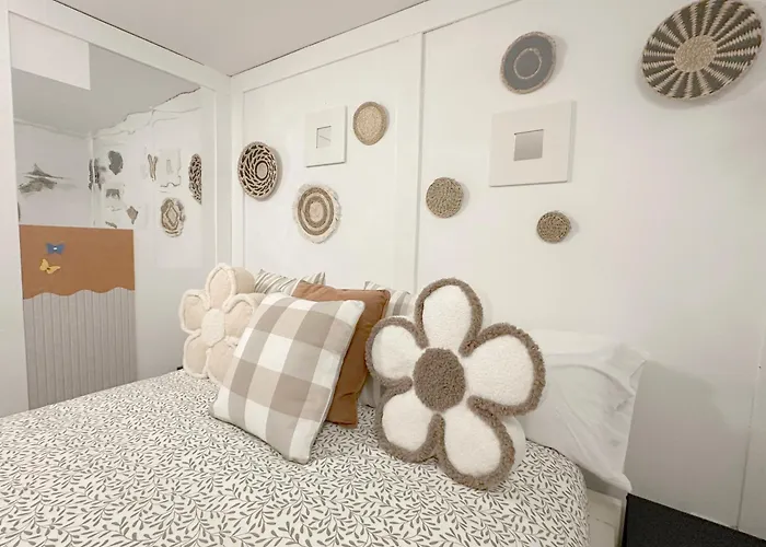 Con Jardin Y Parking En Santurce Apartment